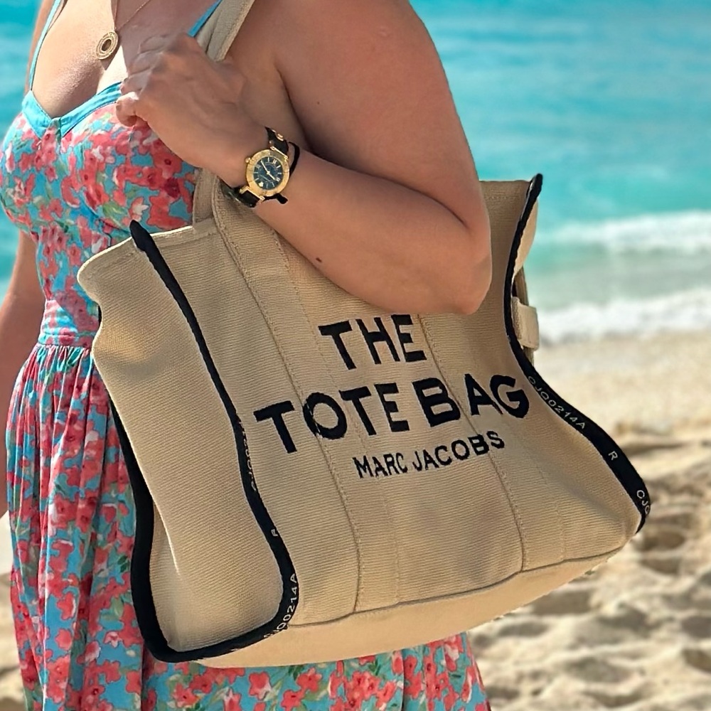 Marc Jacobs The Tote Bag in Beige with Black Trim